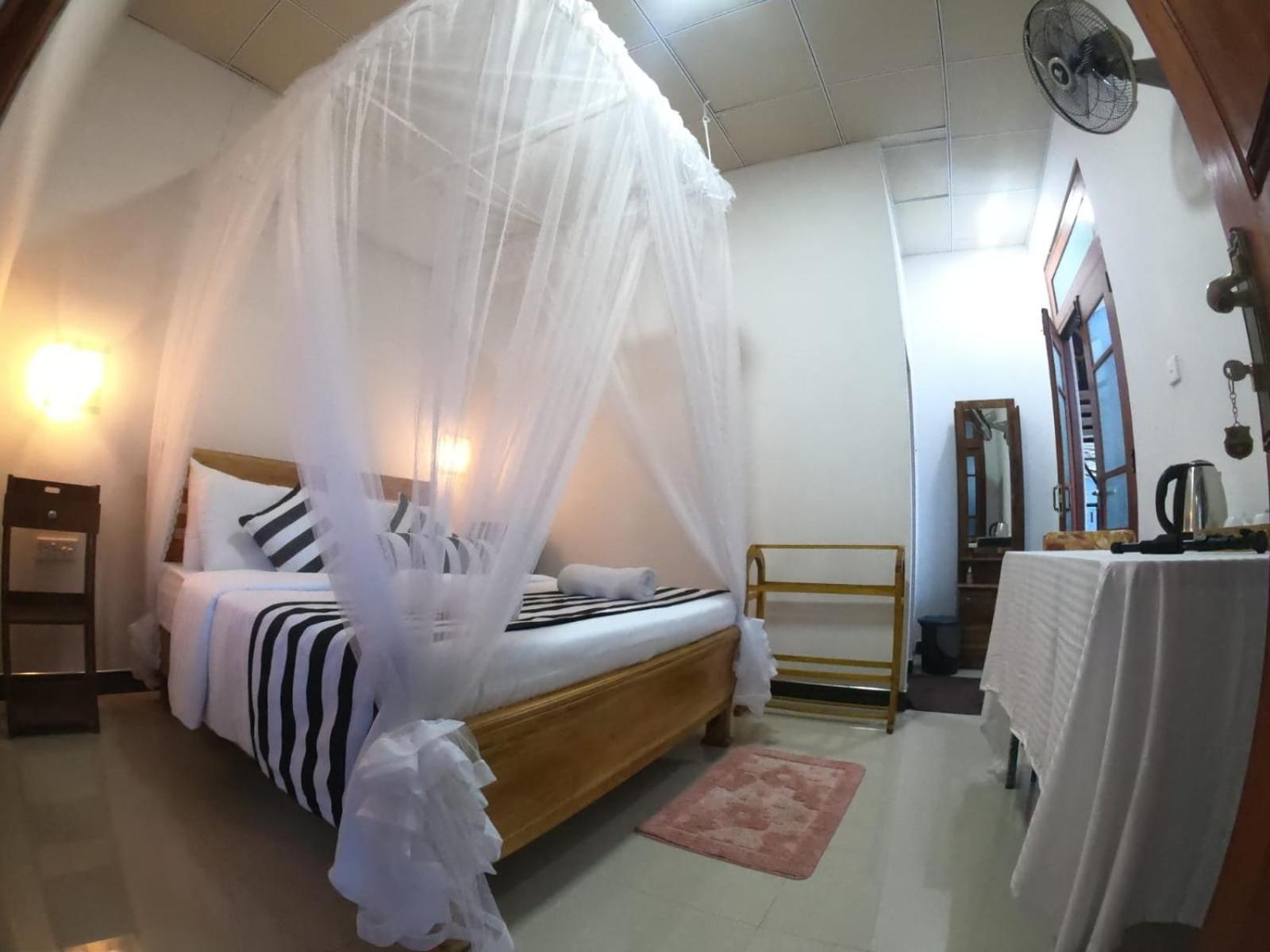 Ritz Inn 埃拉 外观 照片