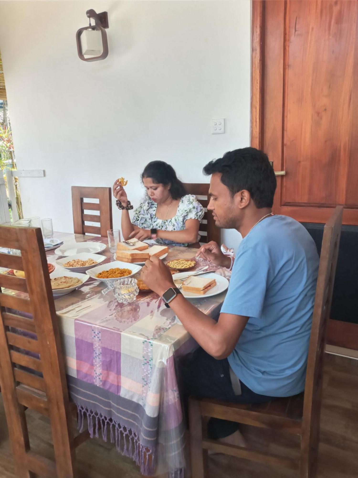 Ritz Inn 埃拉 外观 照片